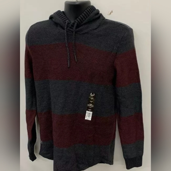 NWT Urban Pipeline Men's Red Gray Hoodie Sweater Size S MSRP $50 - Picture 1 of 5